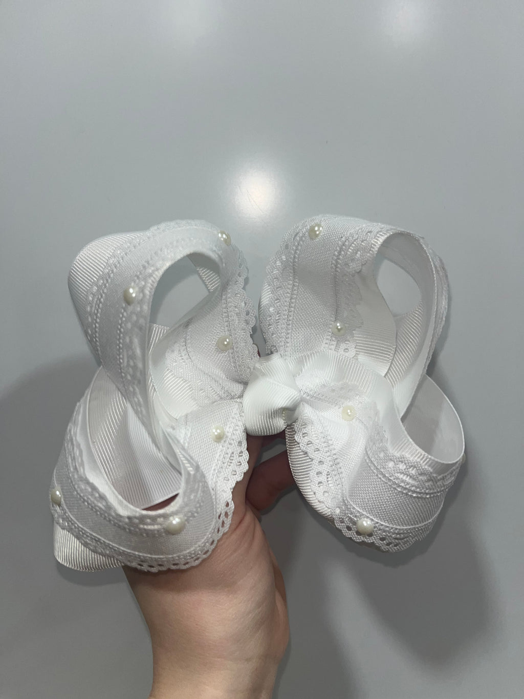 White Scalloped Bow with Pearls